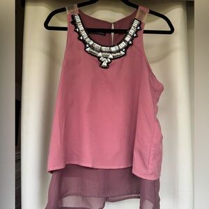 Chic Mauve Sleeveless Top with Metallic Accents